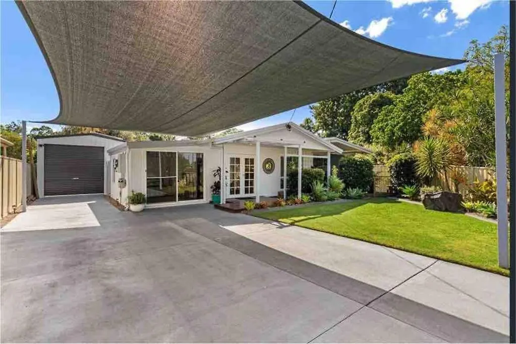 Holiday home Private Home Oasis - Near Aus Zoo Beerwah